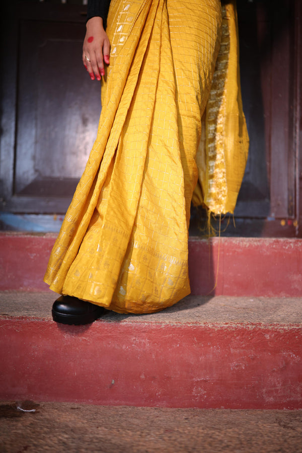 Premium Viscose Silk Saree – Golden Yellow Self Saree with Big Checks